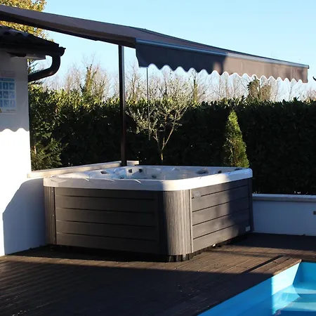 House Smoky With Private Pool And Jacuzzi Вилла Пазин