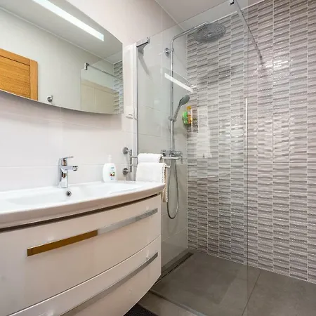 House Smoky With Private Pool And Jacuzzi Вилла Пазин