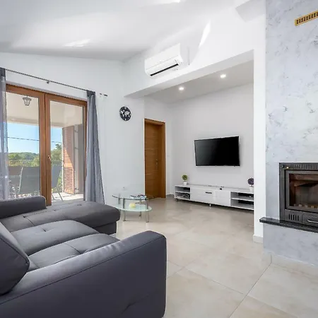House Smoky With Private Pool And Jacuzzi Vila *