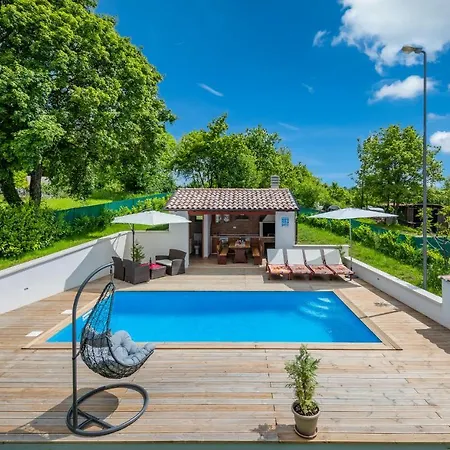 House Smoky With Private Pool And Jacuzzi * Пазин