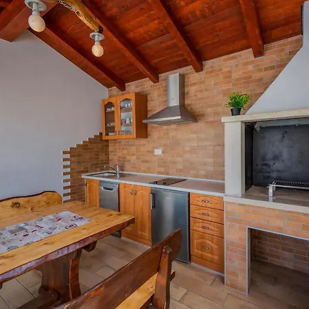 House Smoky With Private Pool And Jacuzzi Vila Pazin