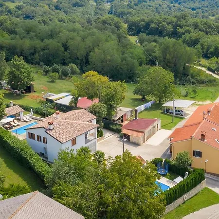 House Smoky With Private Pool And Jacuzzi Pazin