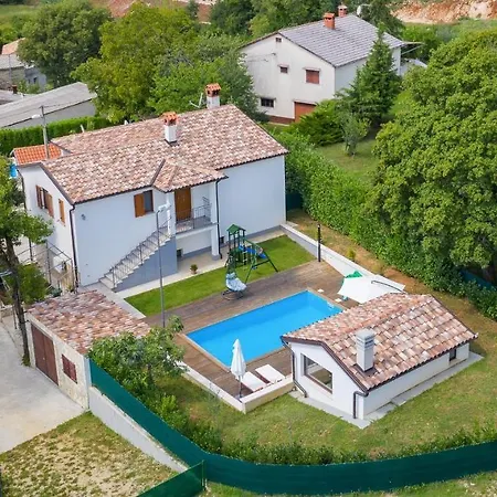 House Smoky With Private Pool And Jacuzzi