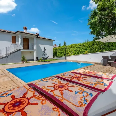 Villa House Smoky With Private Pool And Jacuzzi Pazin