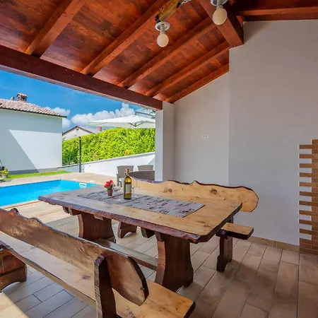 House Smoky With Private Pool And Jacuzzi Villa Pazin