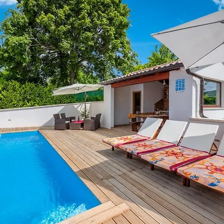 House Smoky With Private Pool And Jacuzzi